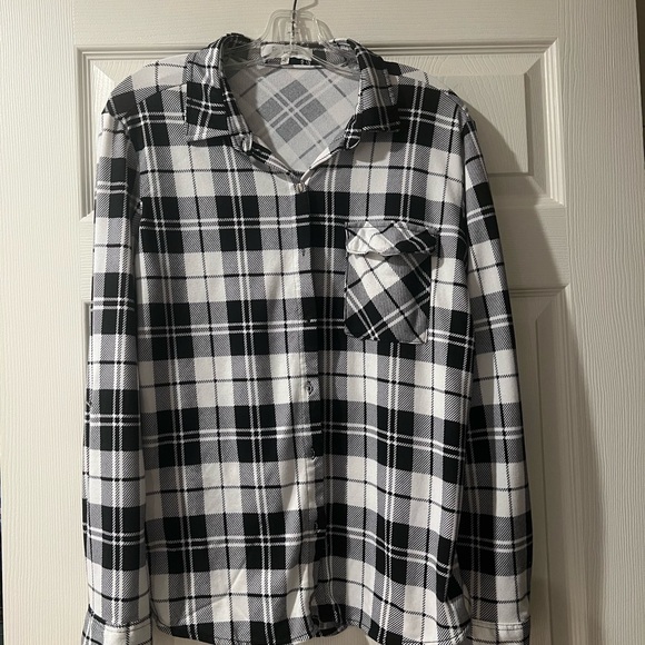 Eden & Olivia Tops - Eden & Olivia Black and White Plaid Button-Down Shirt